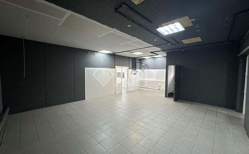 Перекресток/парковка/2входа/зона разгрузки/50квт фото