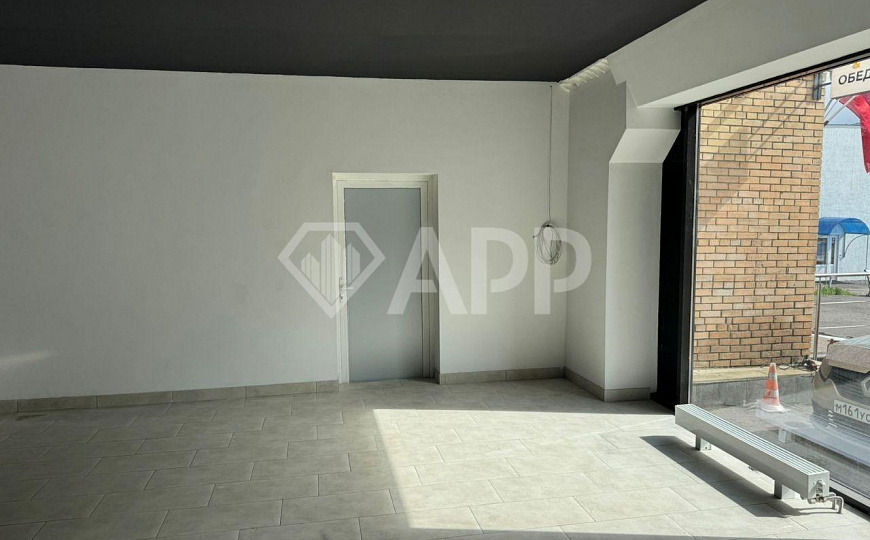 Торговое помещение в БЦ, 85,2 кв.м. фото