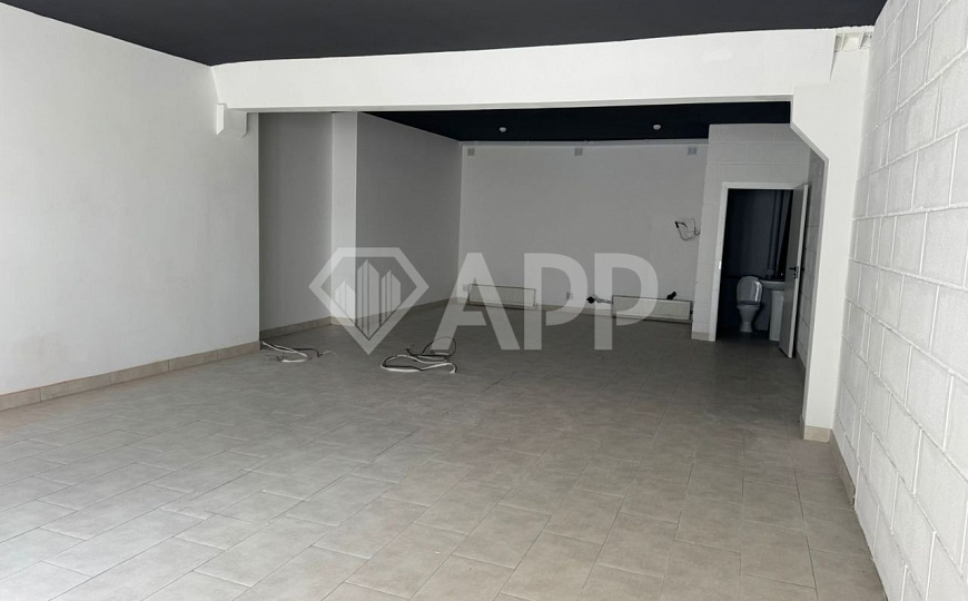 Торговое помещение в БЦ, 66,4 кв.м. фото