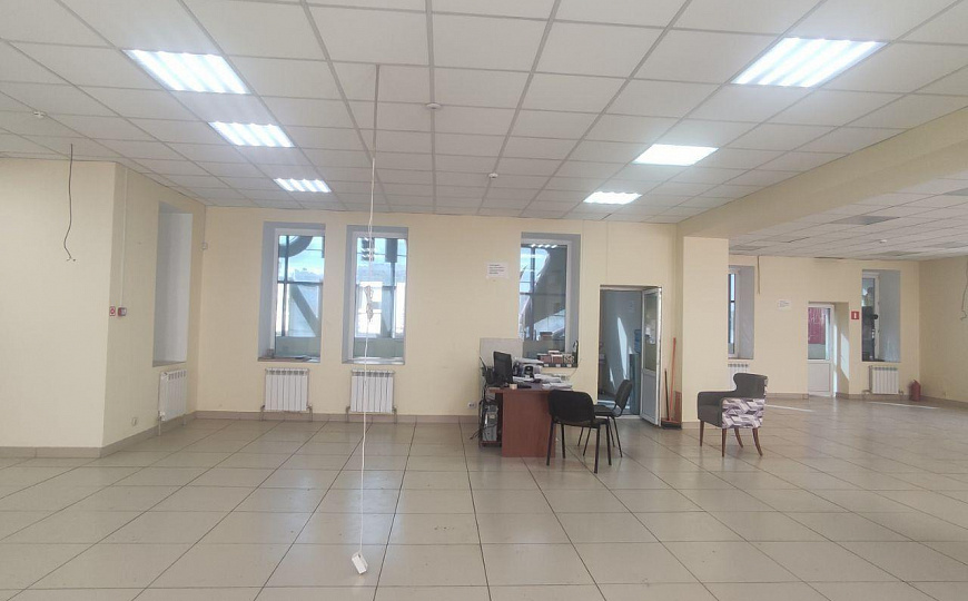 Помещение рядом с Солнечным рынком на трафике, 200 м2 фото