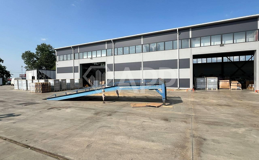 Сдаю складское помещение, 1350 м² фото