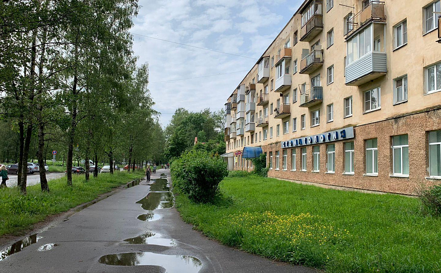 Сдаётся торговое помещение, 90 м²  фото