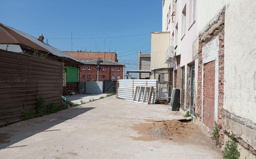  300м² с прилегающей территорией фото