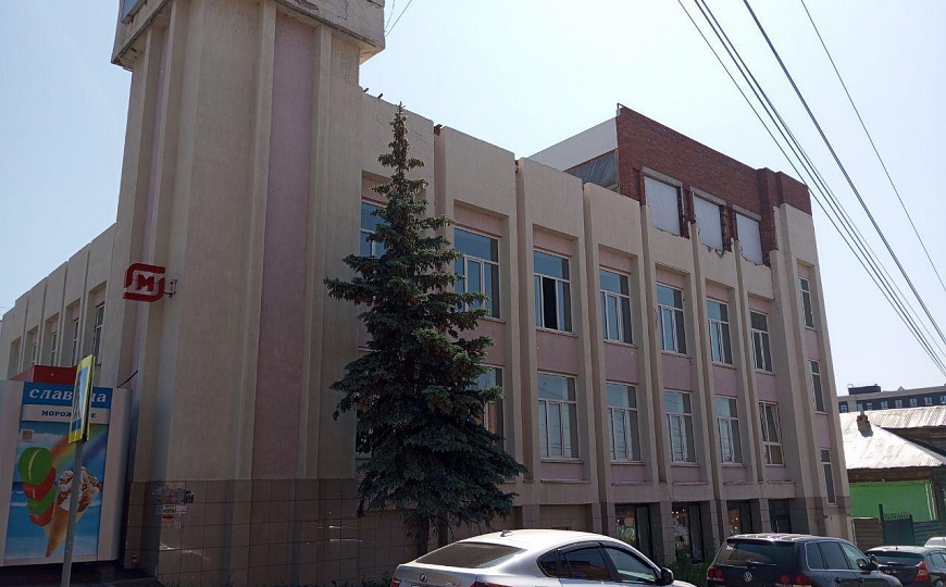  300м² с прилегающей территорией фото