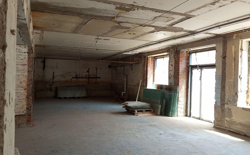  300м² с прилегающей территорией фото