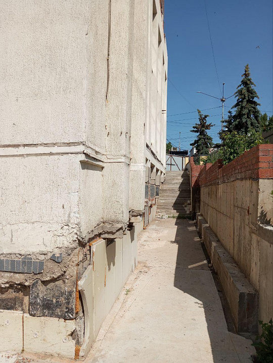  300м² с прилегающей территорией фото