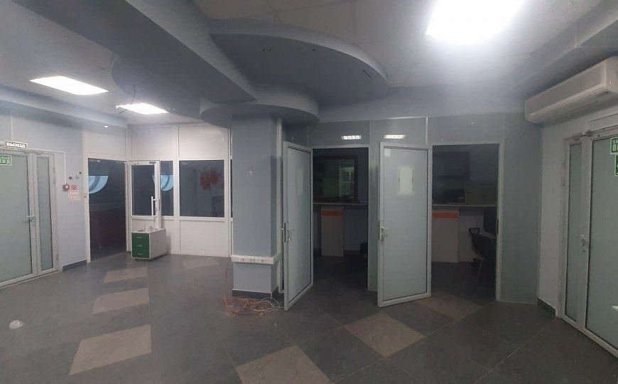 Помещение банка на Коммунистическая 85А фото