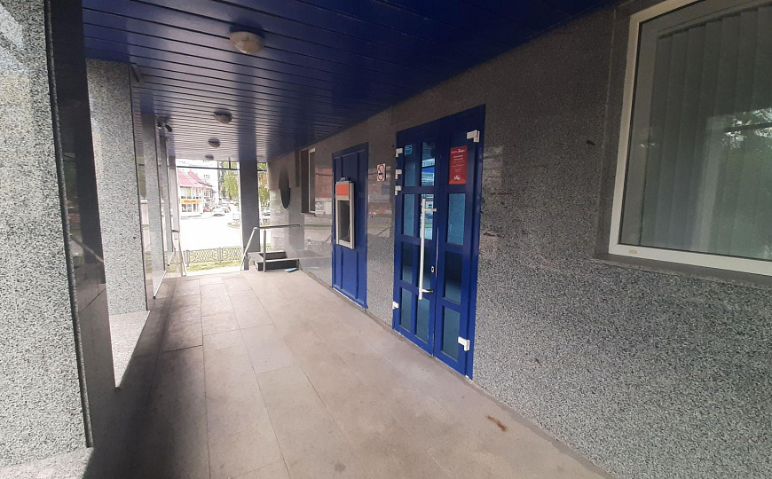 Помещение банка на Коммунистическая 85А фото