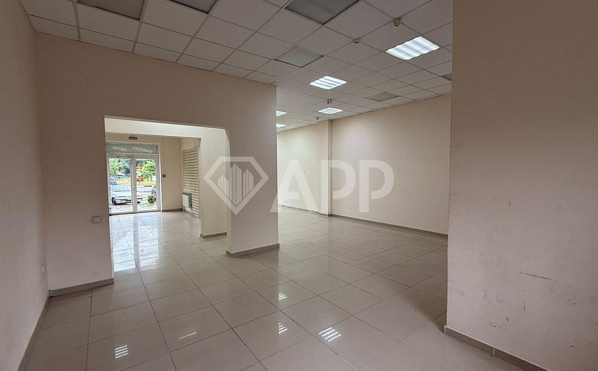 Сдам торговое помещение 91 м² фото