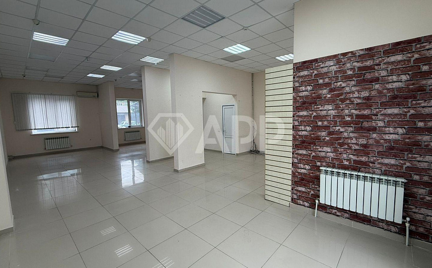 Сдам торговое помещение 91 м² фото