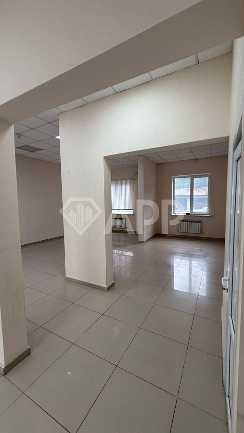 Сдам торговое помещение 91 м² фото