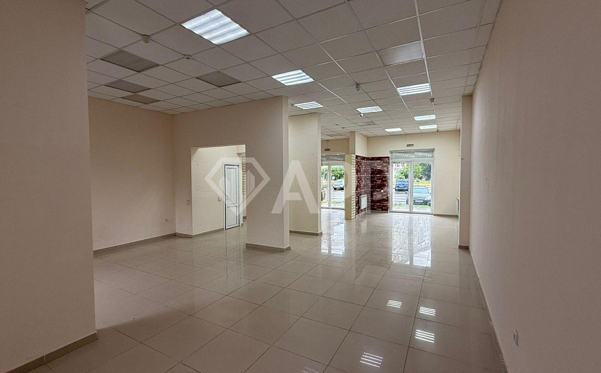 Сдам торговое помещение 91 м² фото