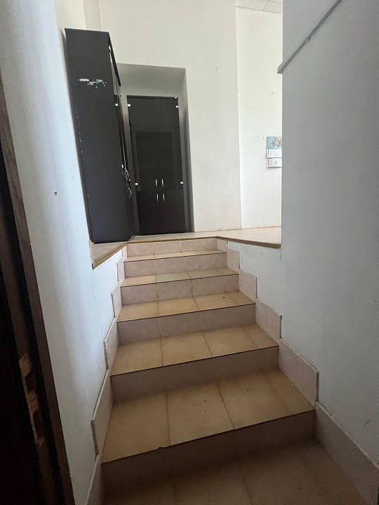 Помещение свободного назначения 285 м² с витражными окнами фото