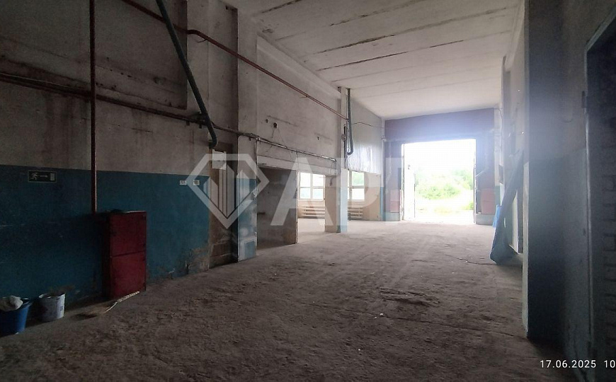 Помещение свободного назначения с офисами фото