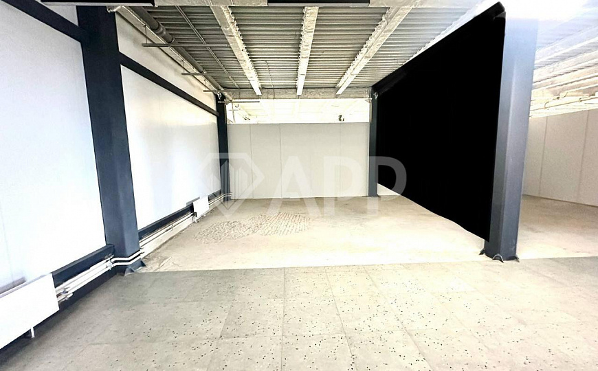 Предлагается в аренду помещение в ТЦ от 20м2 фото