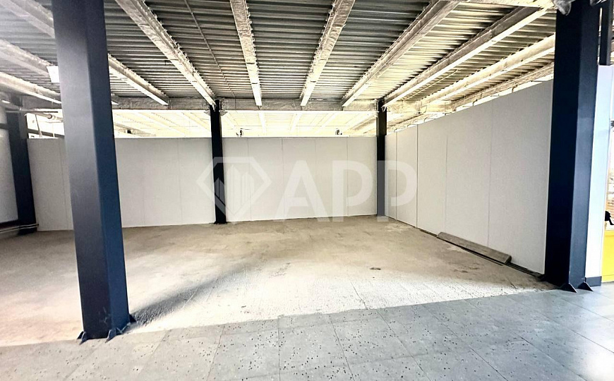 Предлагается в аренду помещение в ТЦ от 20м2 фото