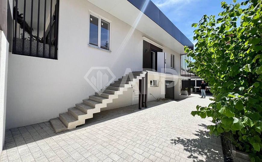 Офис/Медицина/Отель/Масаж.салон 312 м2/624м2/Центр города фото