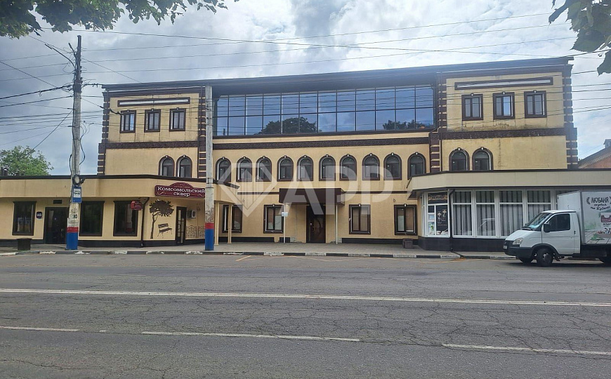 Продам комплекс зданий общей площадью 2 947,5 м² и земельный участок 33,65 сотки фото