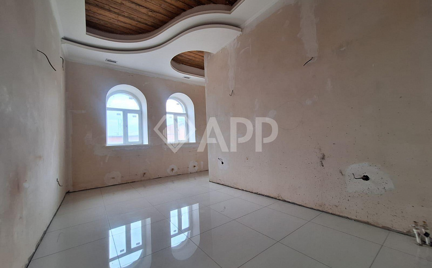 Продам комплекс зданий общей площадью 2 947,5 м² и земельный участок 33,65 сотки фото