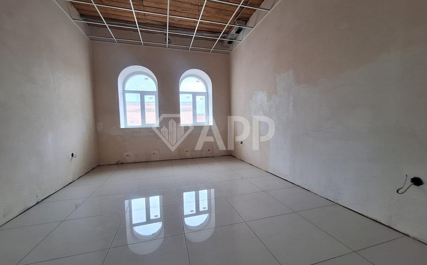 Продам комплекс зданий общей площадью 2 947,5 м² и земельный участок 33,65 сотки фото