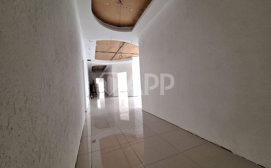 Продам комплекс зданий общей площадью 2 947,5 м² и земельный участок 33,65 сотки фото