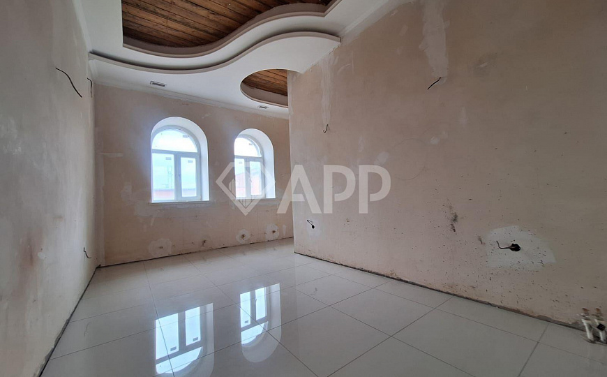 Продам комплекс зданий общей площадью 2 947,5 м² и земельный участок 33,65 сотки фото