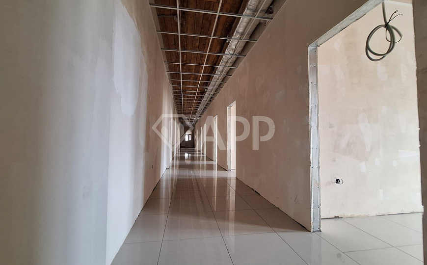 Продам комплекс зданий общей площадью 2 947,5 м² и земельный участок 33,65 сотки фото