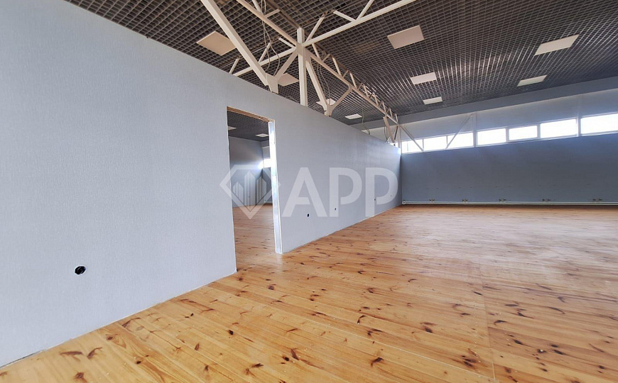 Продам комплекс зданий общей площадью 2 947,5 м² и земельный участок 33,65 сотки фото