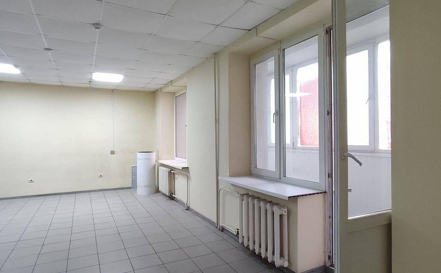 Помещение свободного назначения 150 м² на первой линии фото