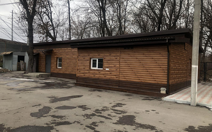 Отдельно стоящее здание со стоянкой 100 м2 фото