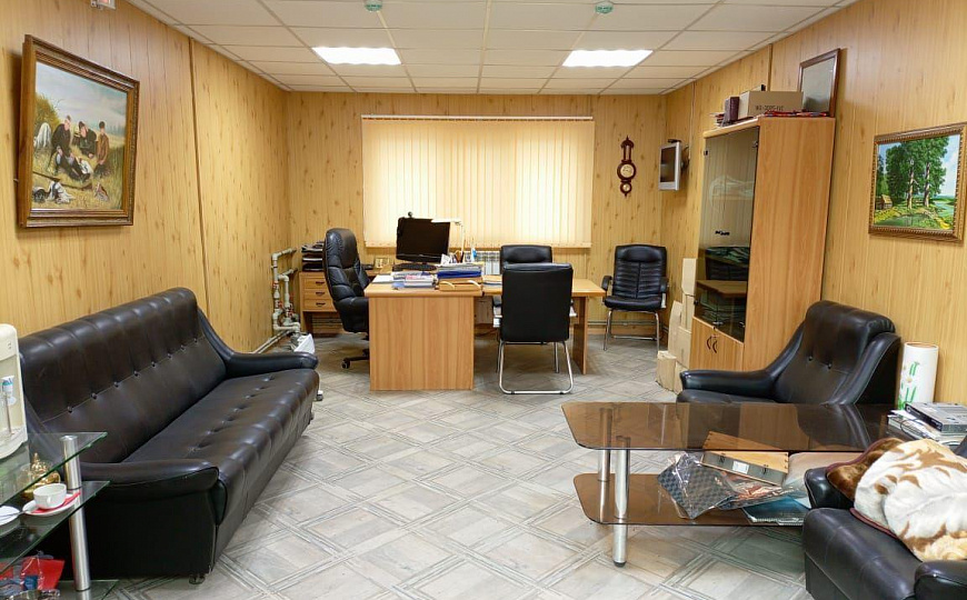 Отдельно стоящее здание со стоянкой 100 м2 фото