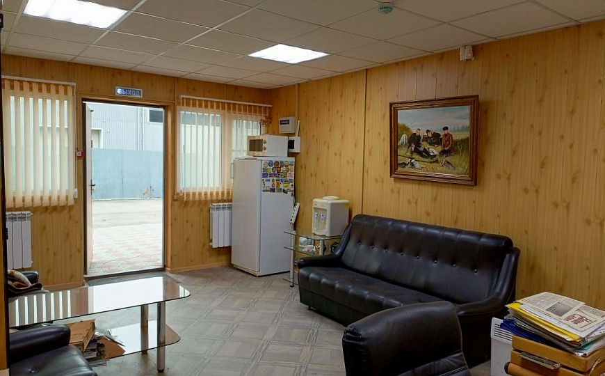 Отдельно стоящее здание со стоянкой 100 м2 фото