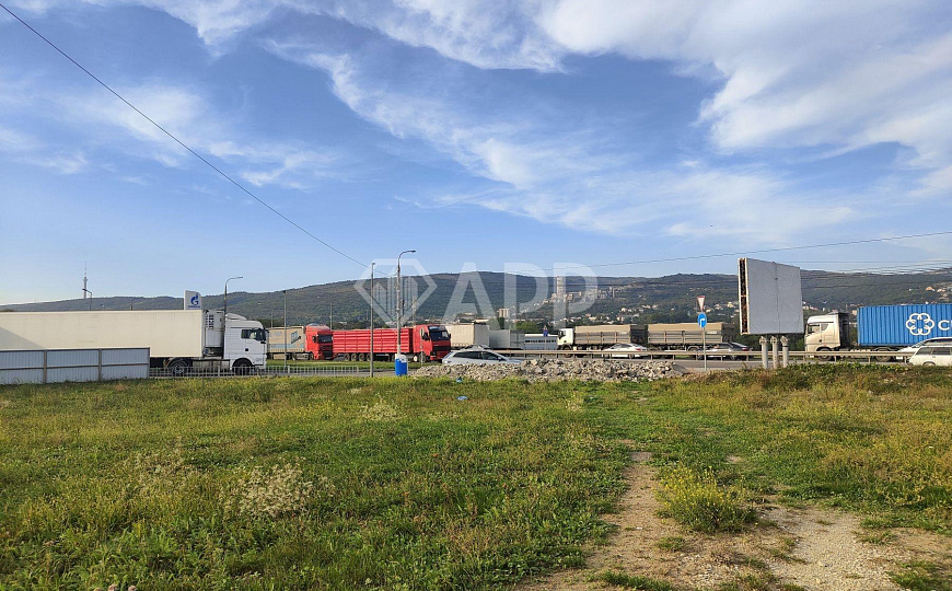 Продаю земельный участок, 2,4 гектар фото