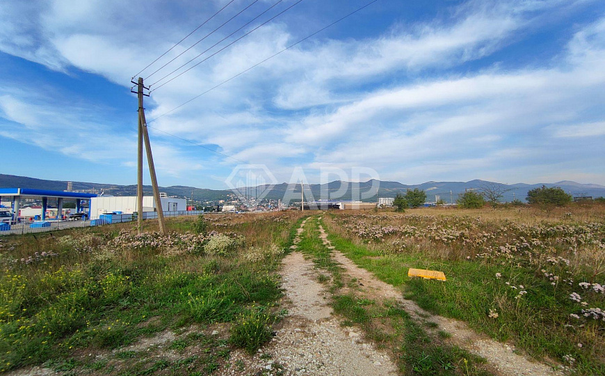 Продаю земельный участок, 2,4 гектар фото