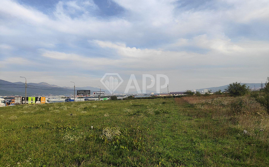 Продаю земельный участок, 2,4 гектар фото