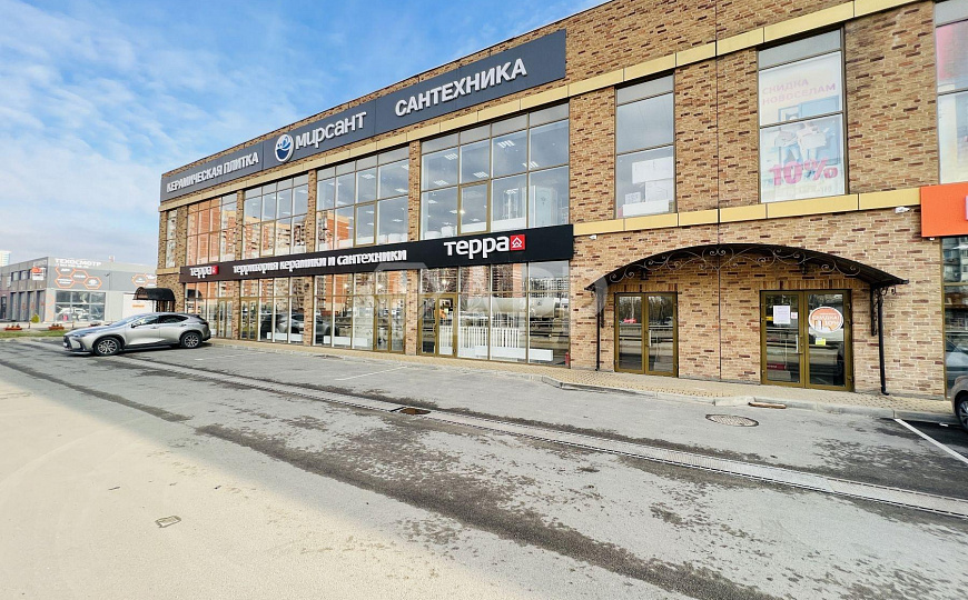 Сдаю торговое помещение, 320 м² фото