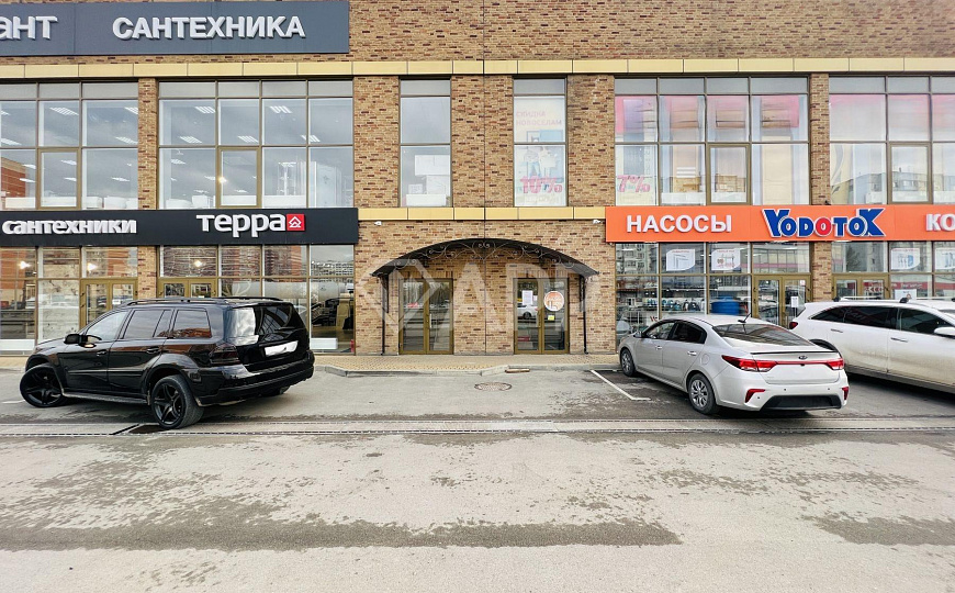 Сдаю торговое помещение, 320 м² фото