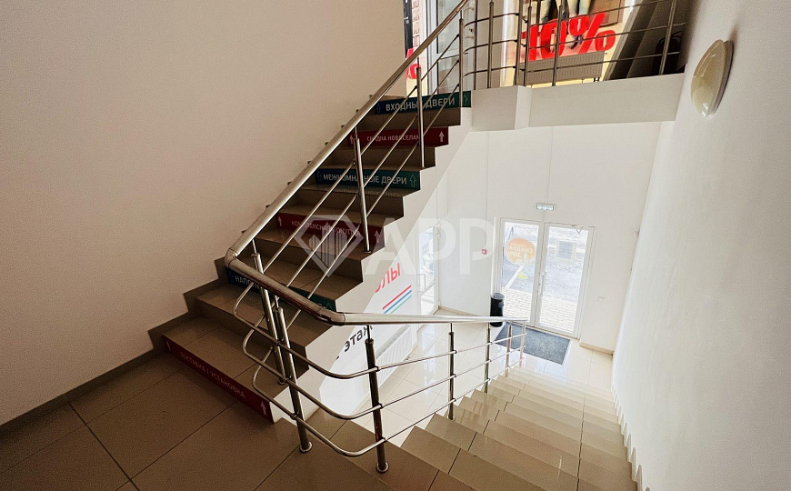 Сдаю торговое помещение, 320 м² фото