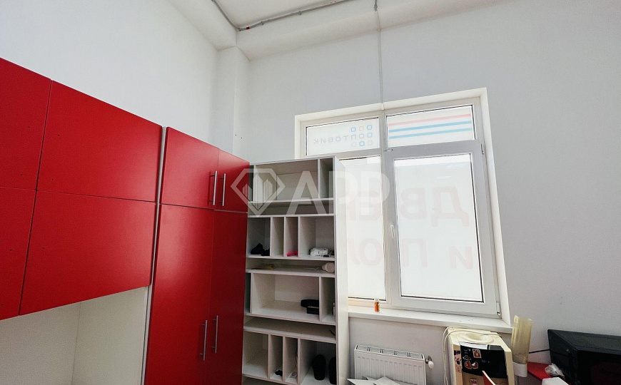 Сдаю торговое помещение, 320 м² фото