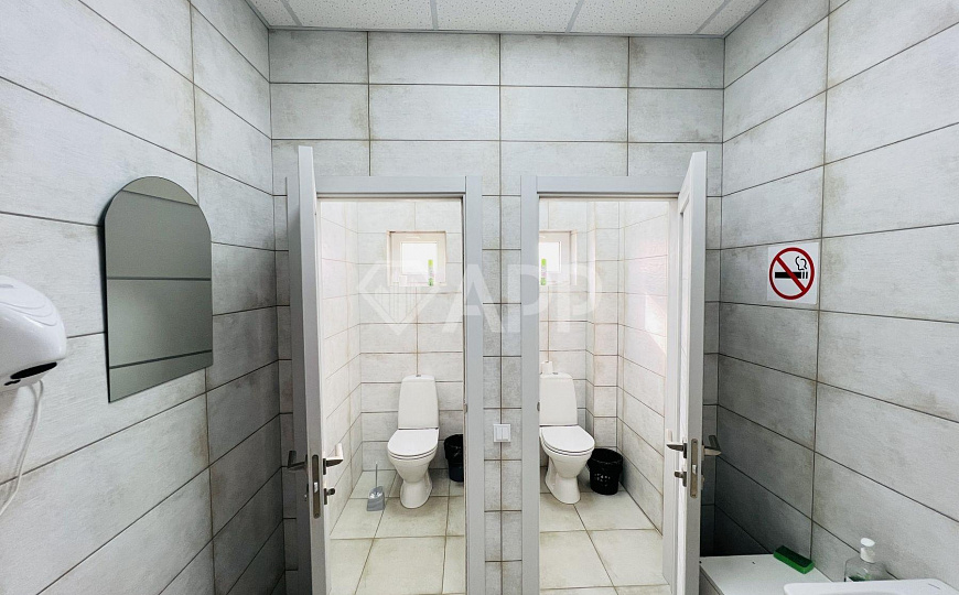 Сдаю торговое помещение, 320 м² фото