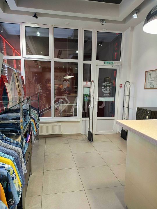 Продаю торговое помещение, 103,2 м² фото