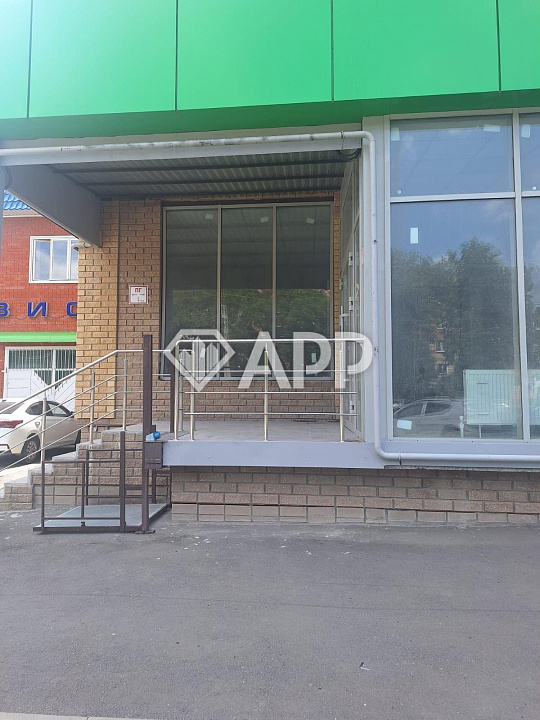 Сдам торговое помещение 112  м² От собственника. Без комиссии. фото