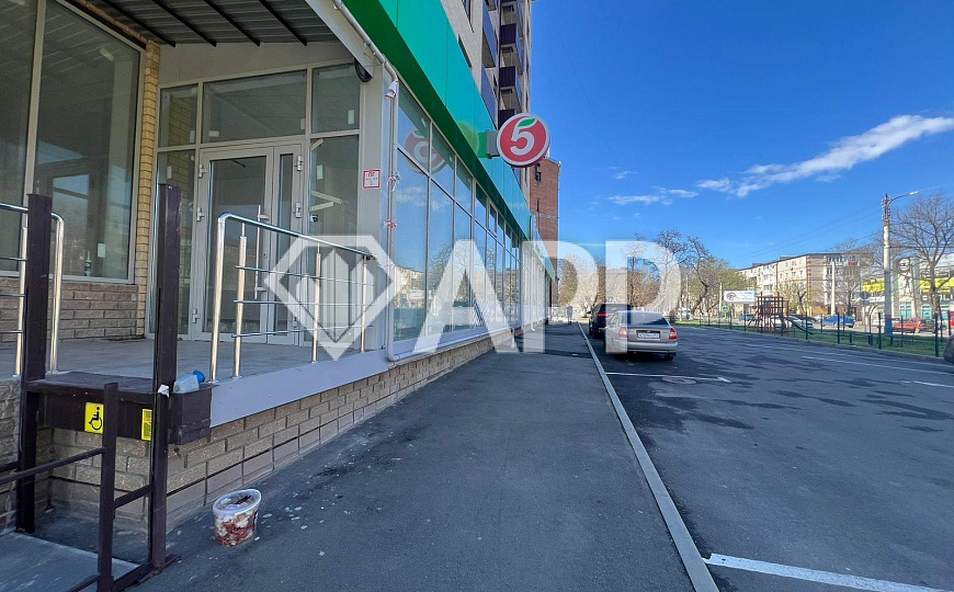 Сдам торговое помещение 112  м² От собственника. Без комиссии. фото