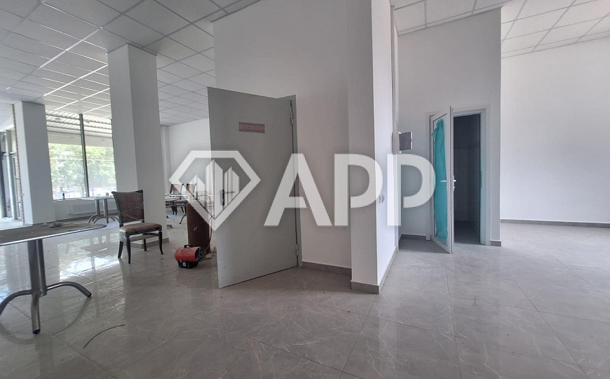 Сдам торговое помещение 112  м² От собственника. Без комиссии. фото