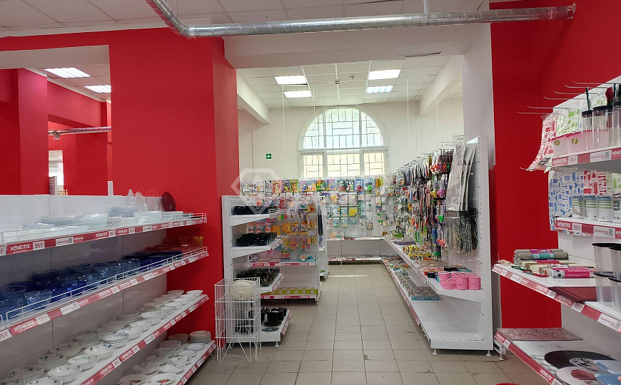 Помещение свободного назначения на трафике фото