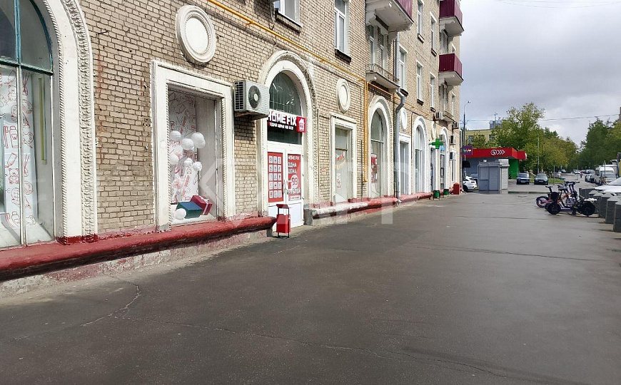 Помещение свободного назначения на трафике фото