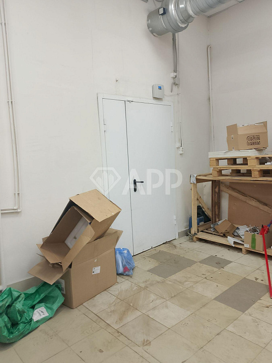 Помещение свободного назначения на трафике фото