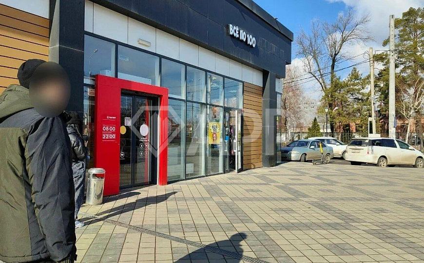 Сдаю торговое помещение, 1 000 м² фото