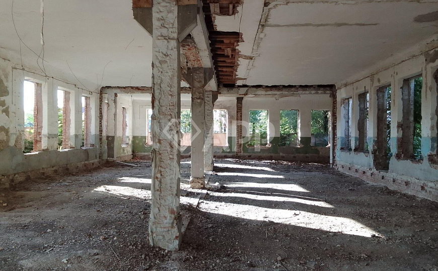 Сдаю торговое помещение, 1 000 м² фото