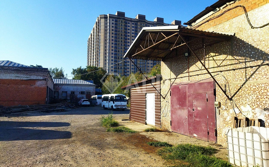 Сдаю торговое помещение, 1 000 м² фото